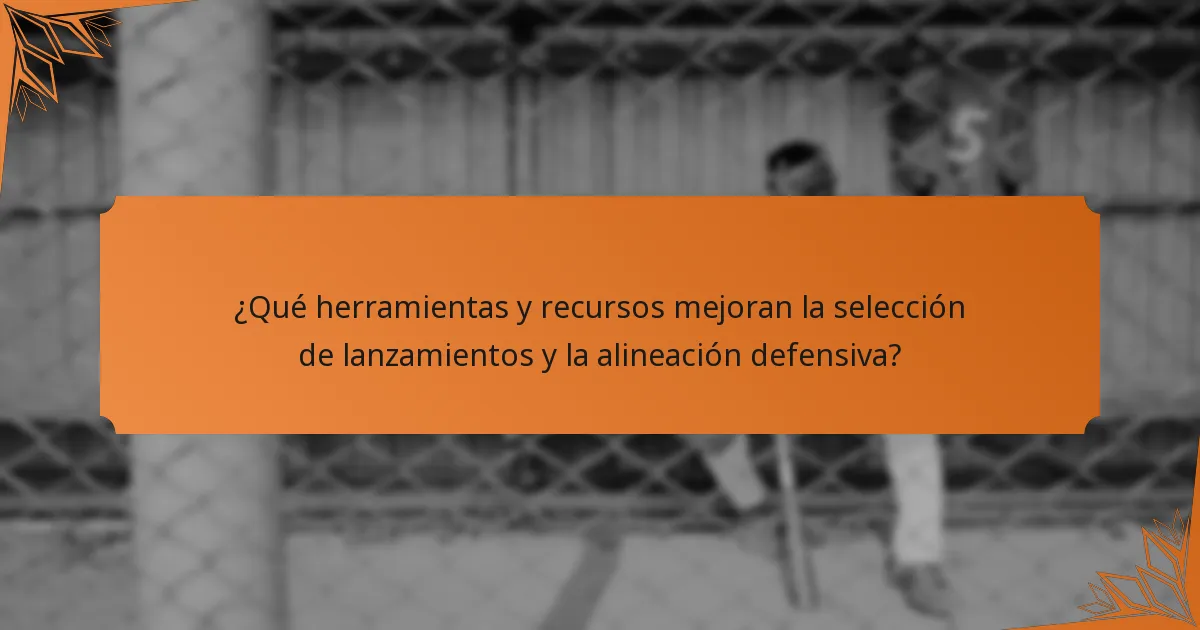 ¿Qué herramientas y recursos mejoran la selección de lanzamientos y la alineación defensiva?